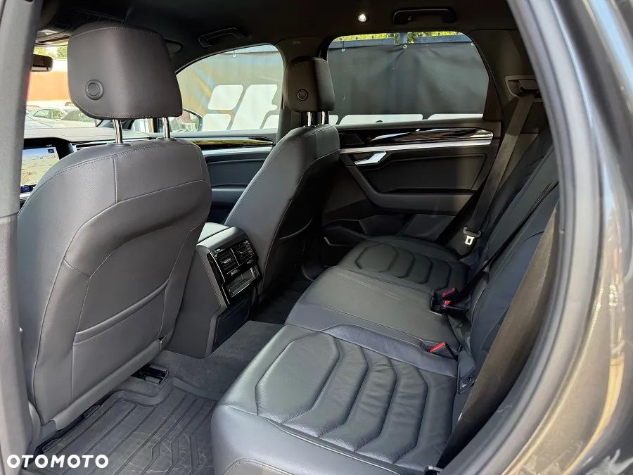 Volkswagen Touareg 3.0 V6 TDI 4Motion DPF Automatik R-Line - 26