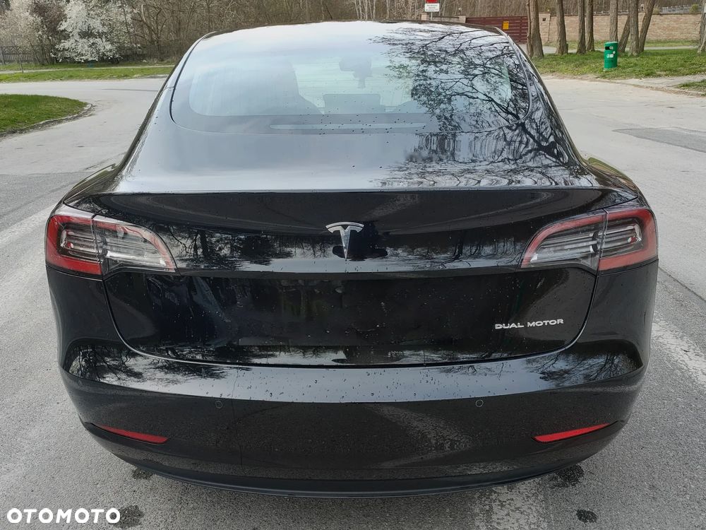 Tesla Model 3 - 6