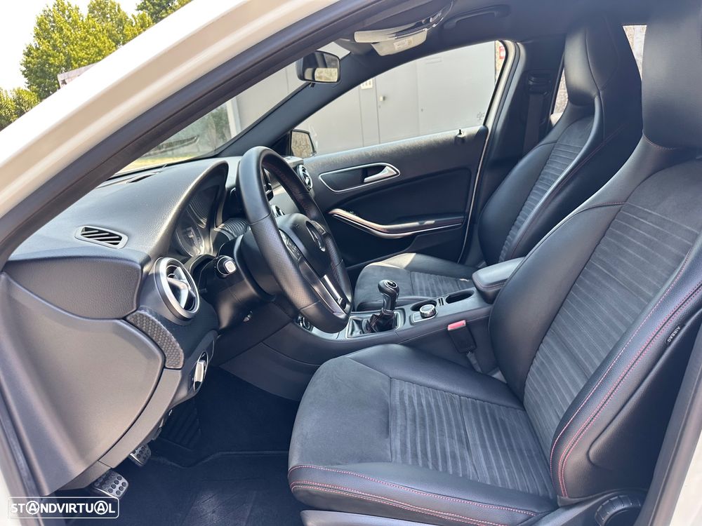Mercedes-Benz A 180 d AMG Line - 26