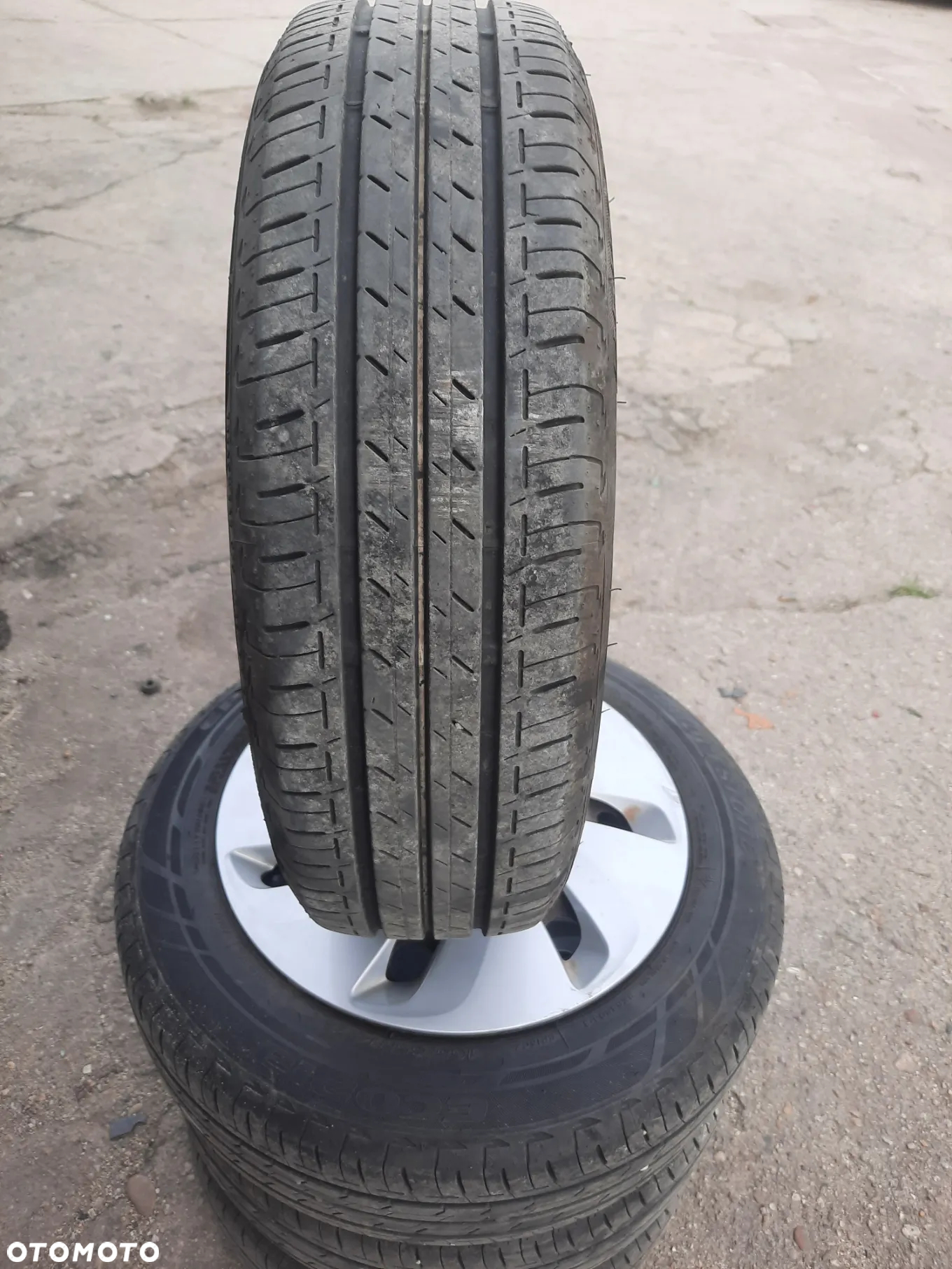 Koła 14 Mitsubishi 4x100 opony Semperit 165/65R 14 letnie - 2