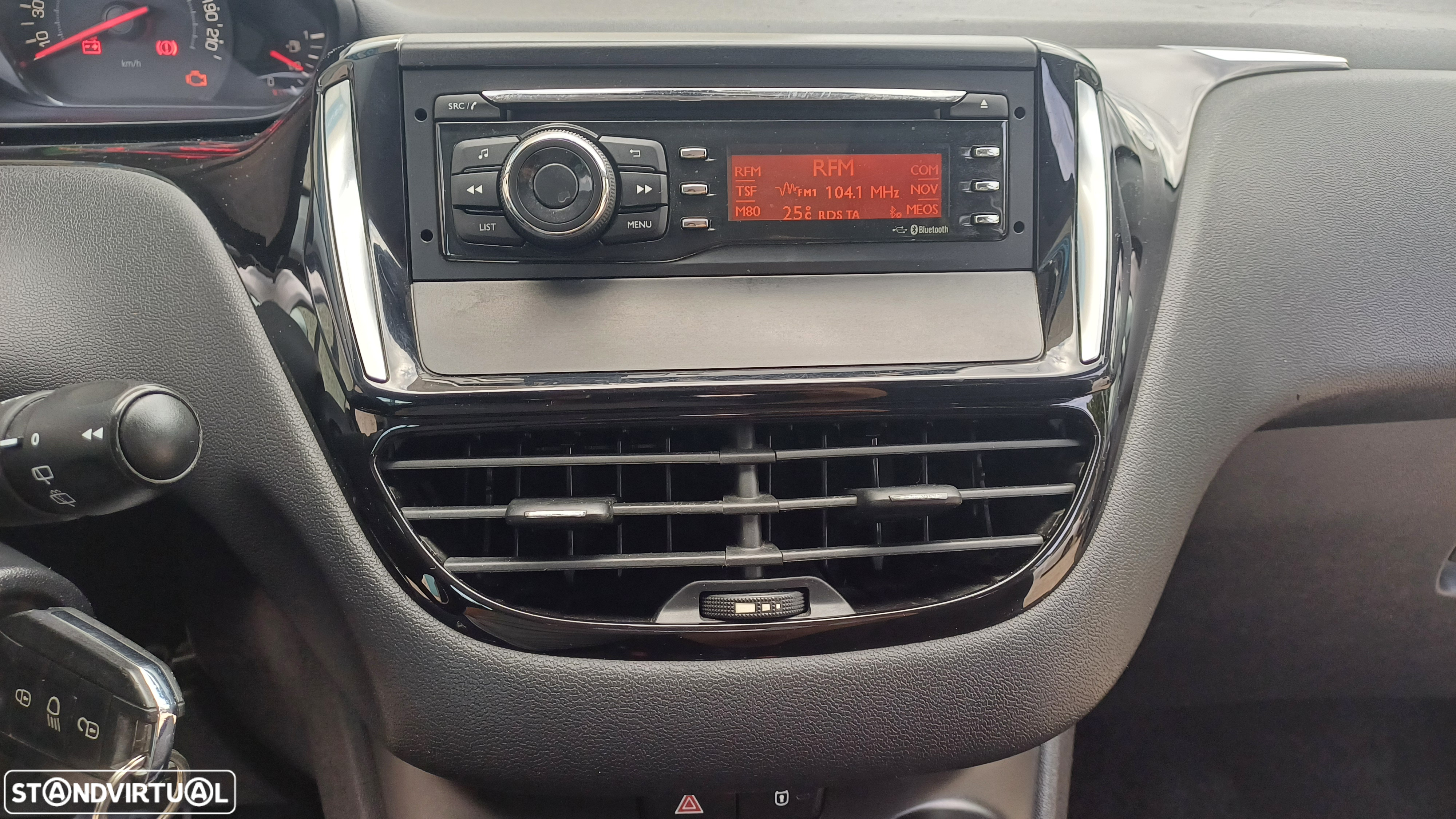 Peugeot 208 1.4 HDi - 16