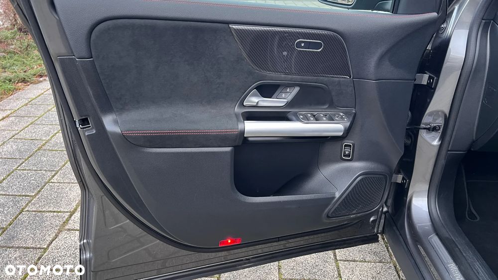 Mercedes-Benz GLA 200 AMG Line - 9