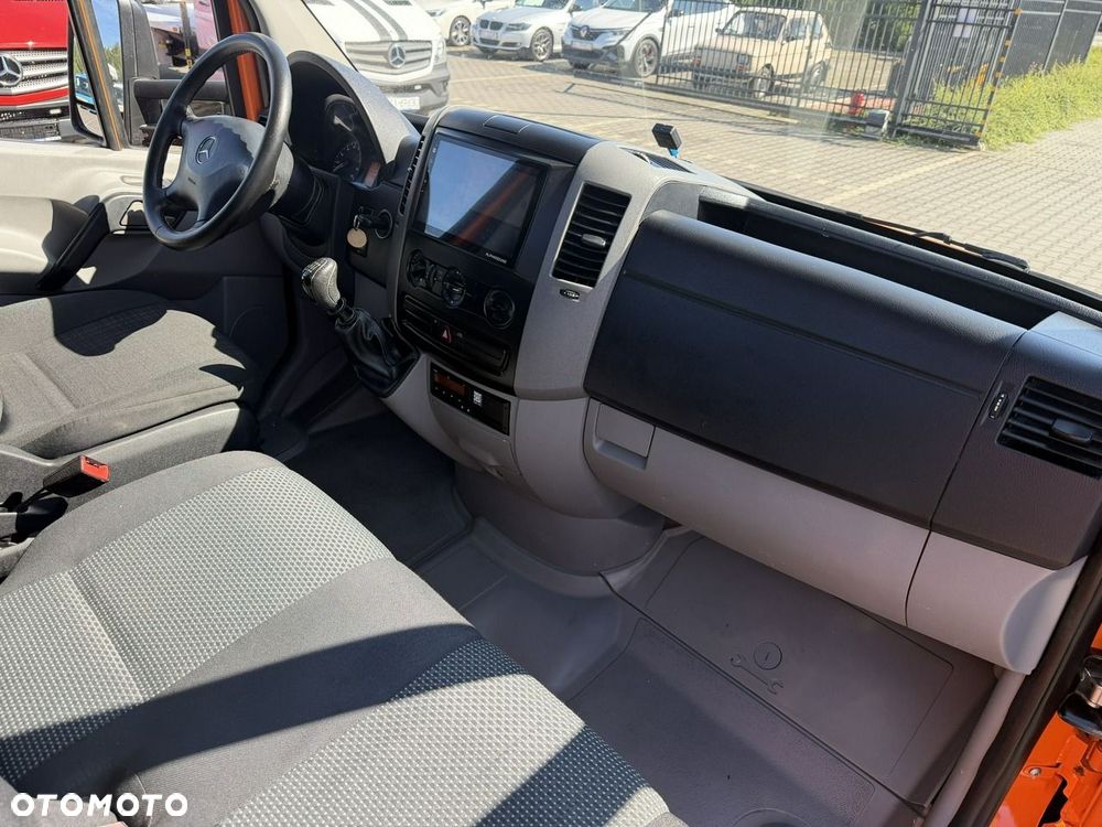 Mercedes-Benz Sprinter - 28