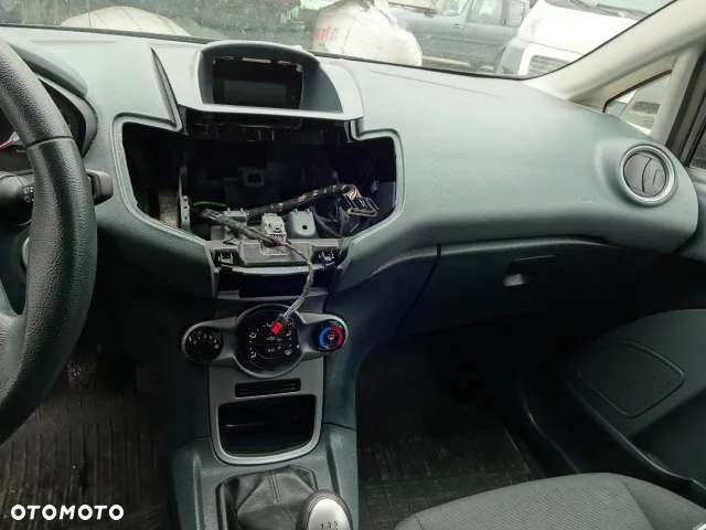 Deska rozdzielcza,poduszki,pasy Ford Fiesta MK7 - 3