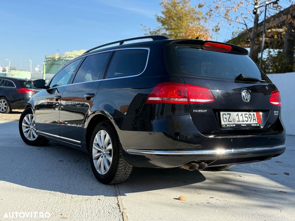 Volkswagen Passat Variant 2.0 Blue TDI DPF DSG Highline - 4