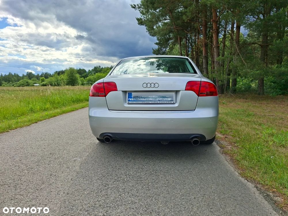 Audi A4 Limousine - 6