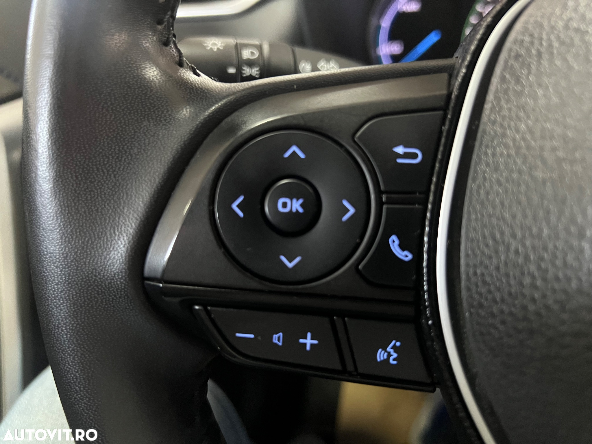 Toyota RAV4 2.5 4x4 Hybrid Lounge - 34