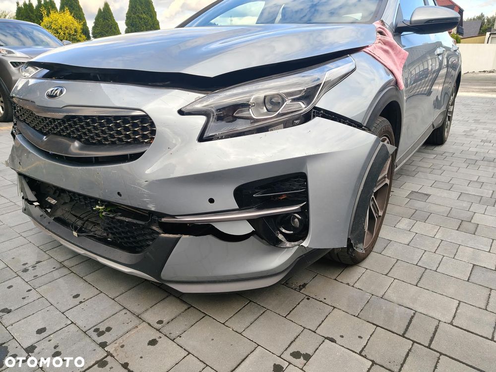 Kia XCeed 1.4 T-GDI OPF DCT7 PLATINUM EDITION - 4