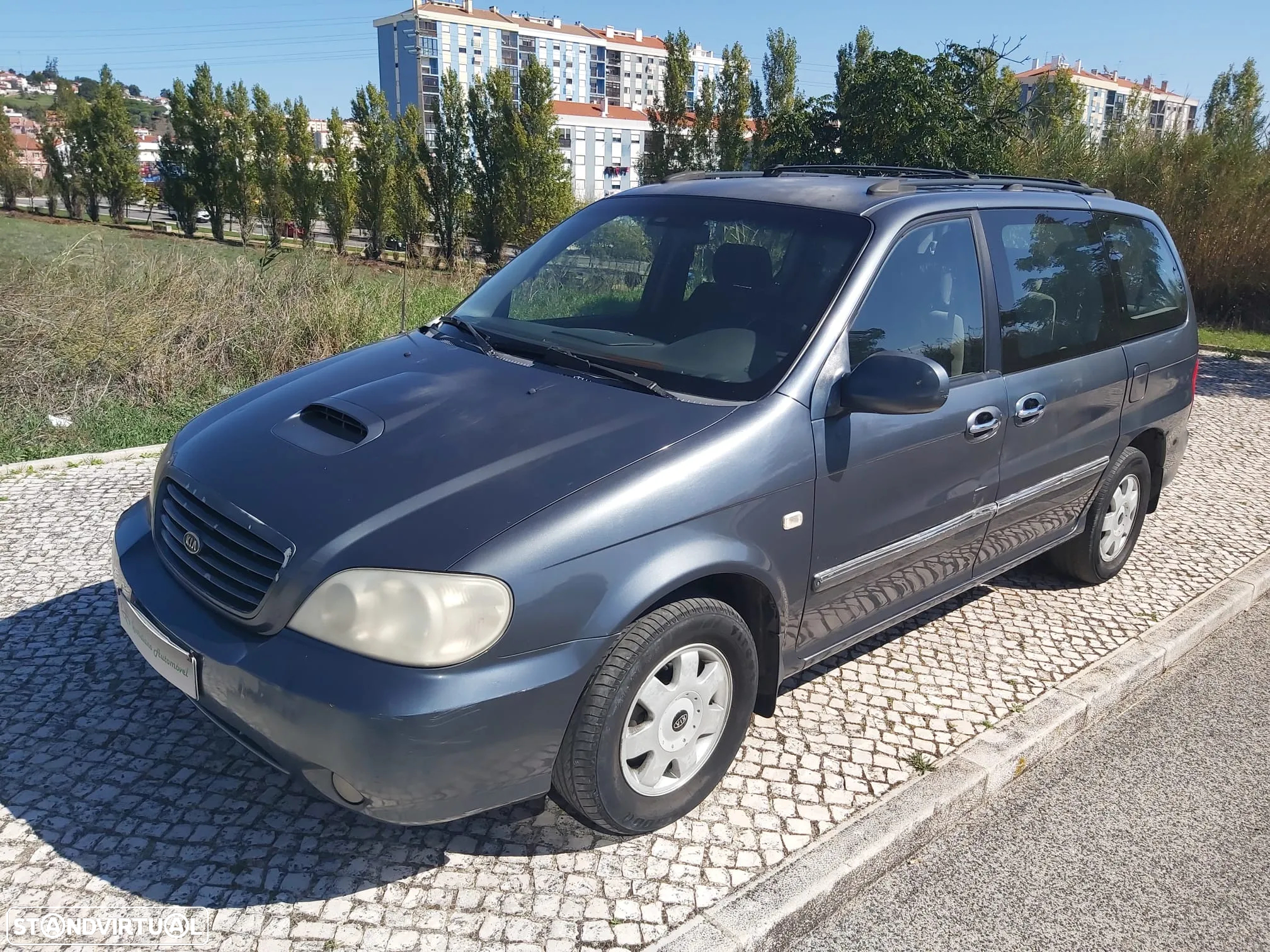 Kia Carnival 2.9 CRDi EX Confort - 3