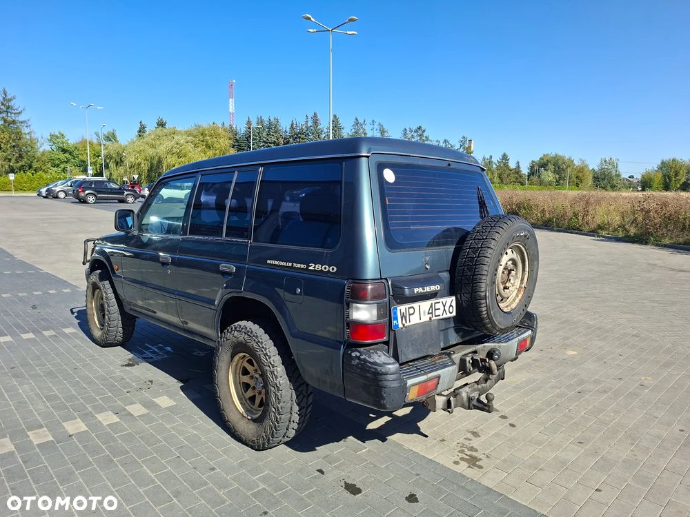 Mitsubishi Pajero - 4