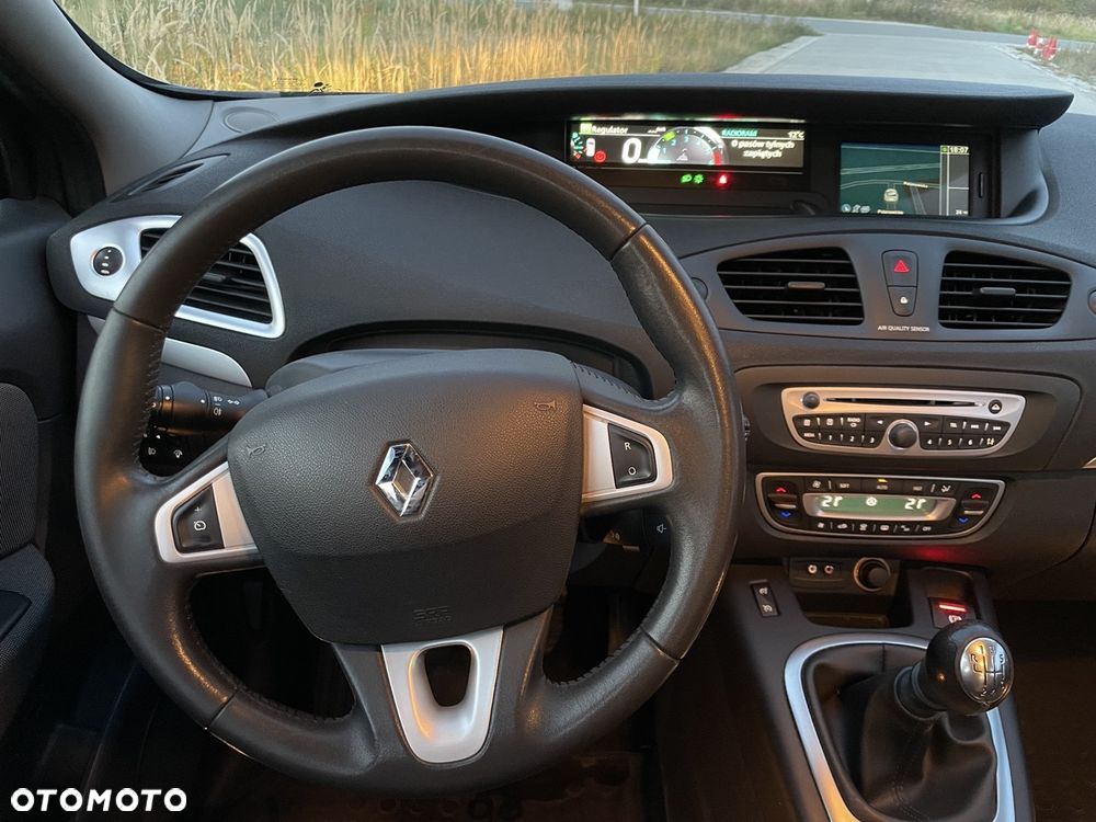 Renault Grand Scenic - 16