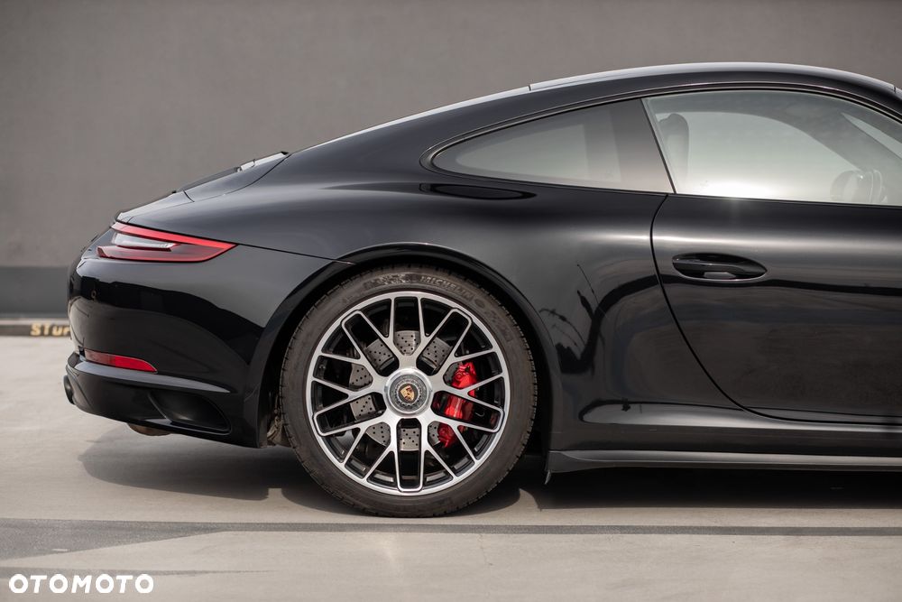 Porsche 911 Carrera GTS PDK - 15