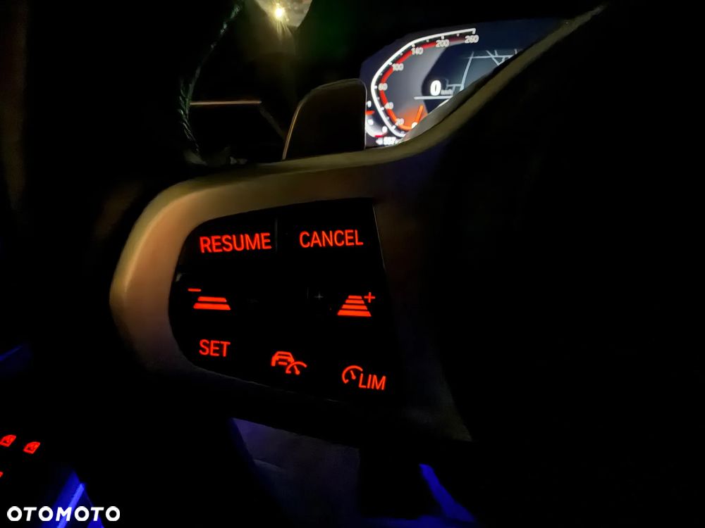 BMW Seria 3 330i M Sport sport - 12