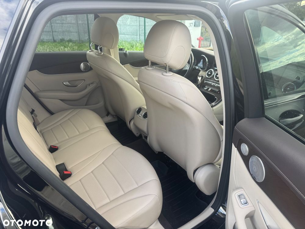 Mercedes-Benz GLC - 24
