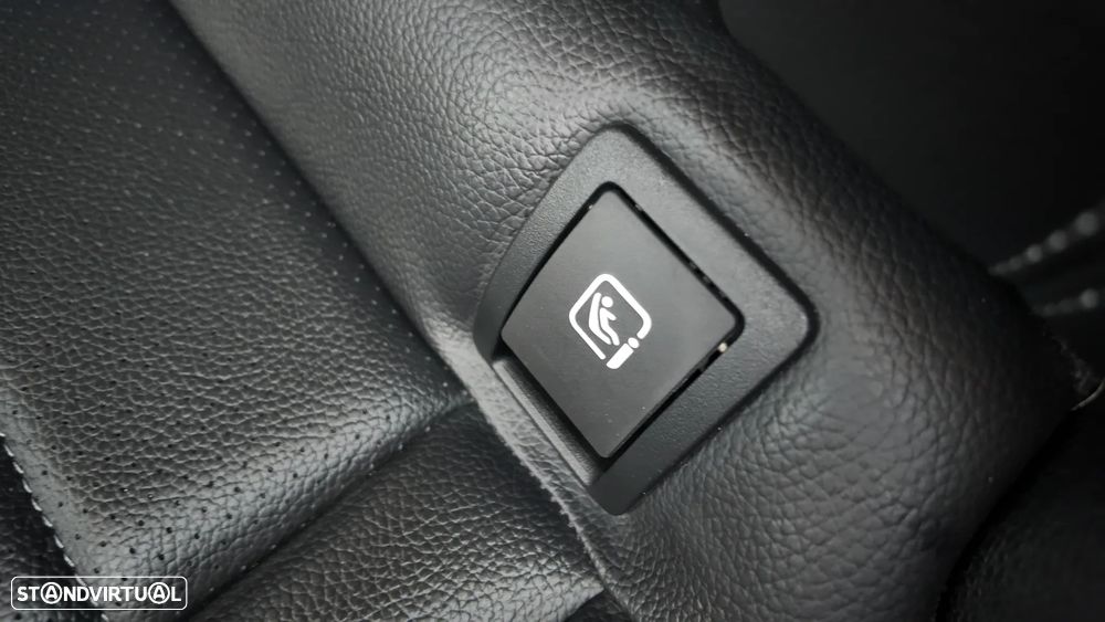 Mercedes-Benz GLC 300 de Coupe 4Matic 9G-TRONIC AMG Line Plus - 39