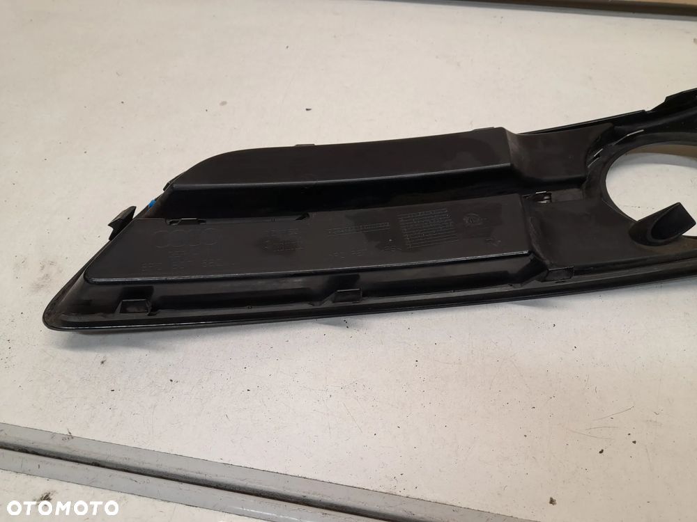 AUDI A3 8P LIFT KRATKA ZDERZAKA PRAWA 8P0807682J - 6