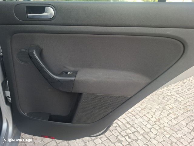 VW Golf Plus 1.9 TDi Trendline AC - 31
