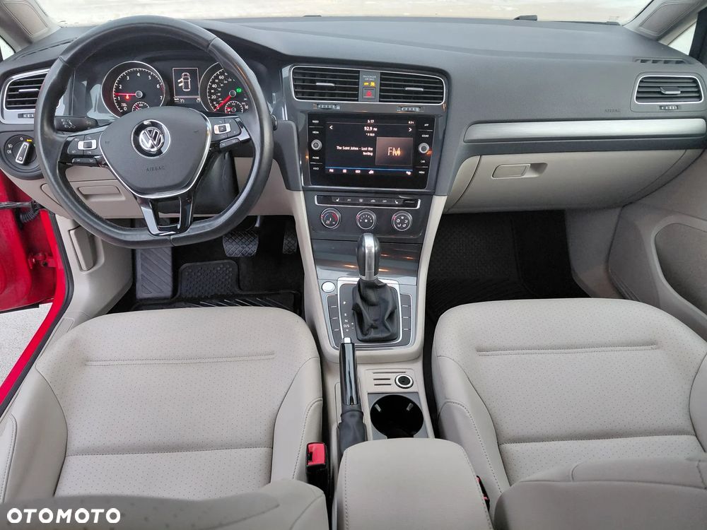 Volkswagen Golf - 6