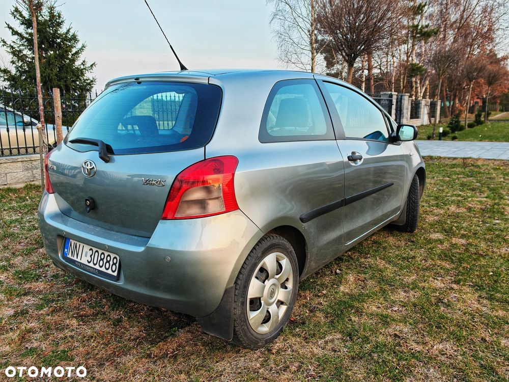 Toyota Yaris 1.3 Terra Gold - 7