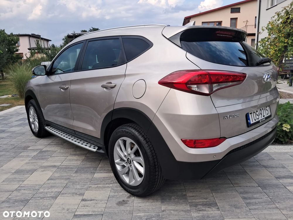 Hyundai Tucson ver-blue-1-7-crdi-2wd-intro-edition - 8