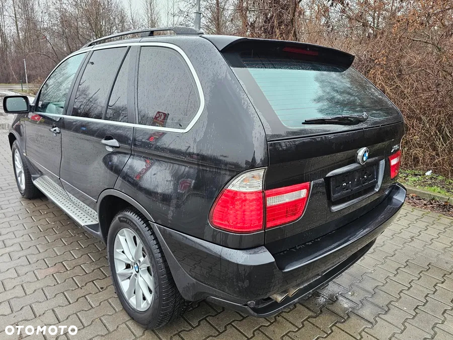 BMW X5 4.4i - 5