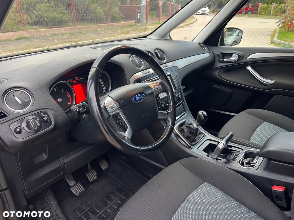 Ford Galaxy - 10