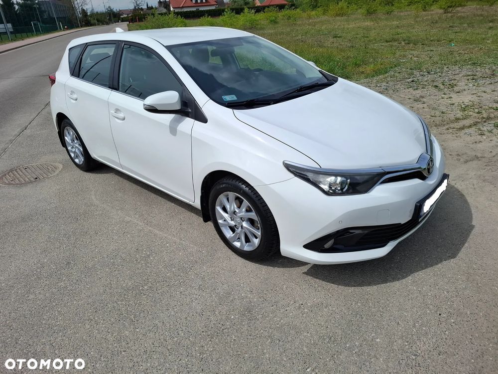 Toyota Auris 1.6 Premium - 1