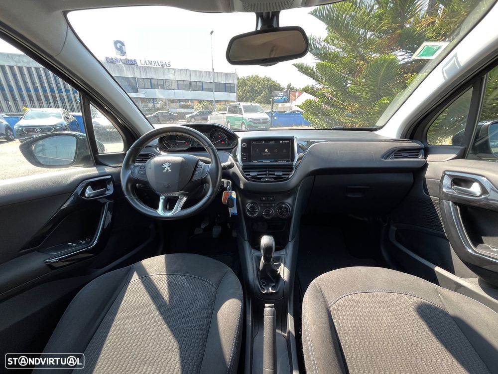 Peugeot 208 1.2 PureTech Signature - 43