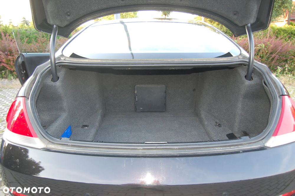 BMW Seria 6 650 i - 8