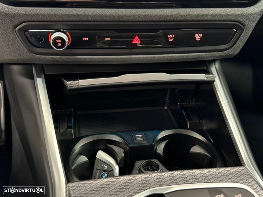 BMW 330 e Pack Desportivo M Auto - 26