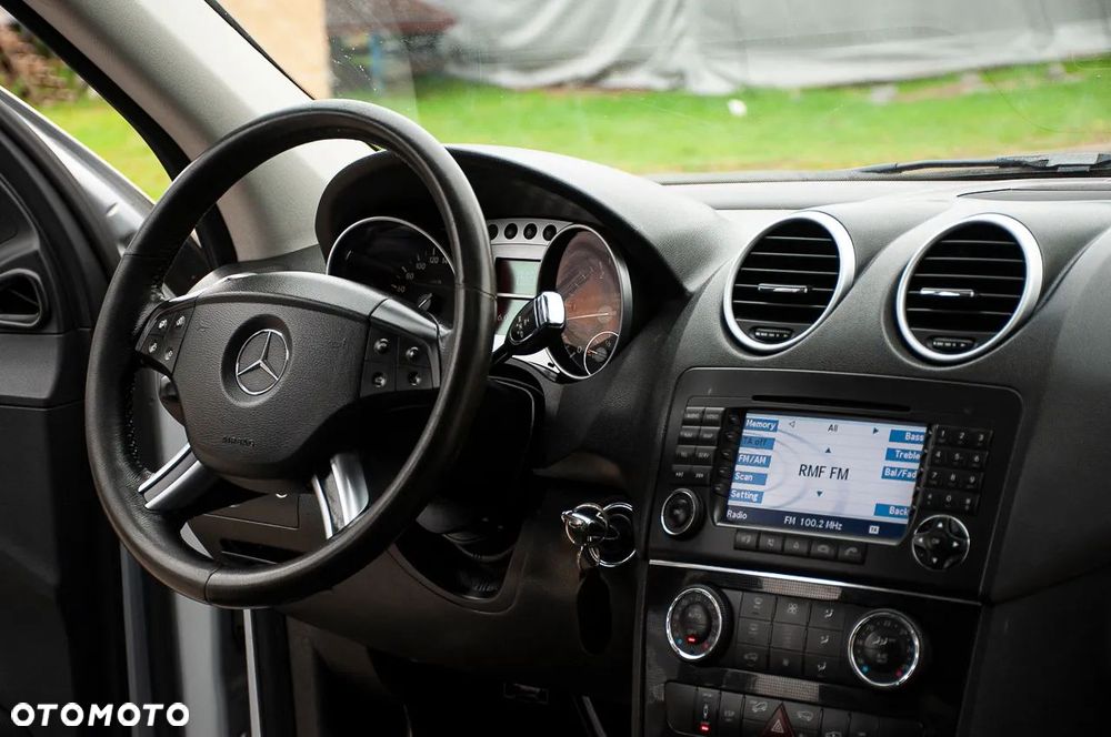Mercedes-Benz ML - 23
