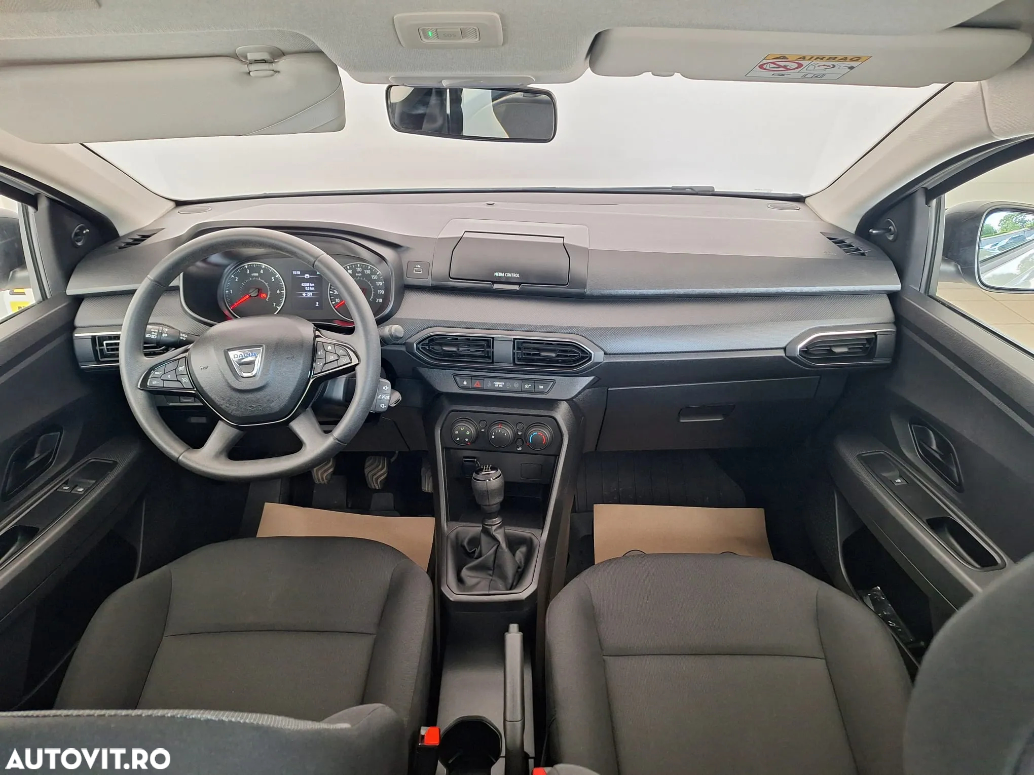 Dacia Logan ECO-G 100 Essential - 3