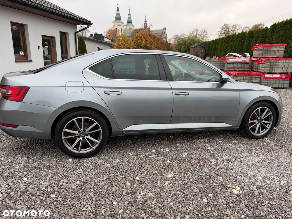 Skoda Superb 2.0 TDI DSG L&K - 37