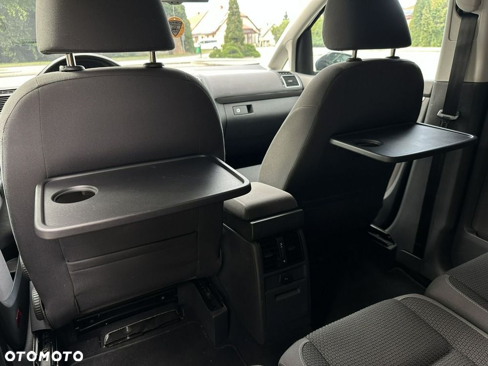 Volkswagen Touran - 13