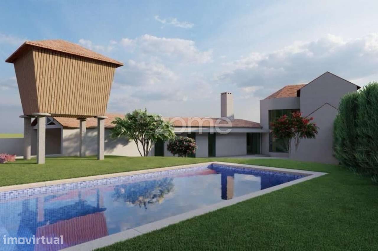 Moradia T3 para reabilitar com projeto aprovado | Grijó