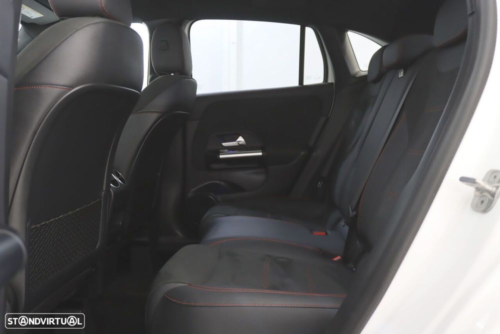 Mercedes-Benz A 250 e AMG Line - 8