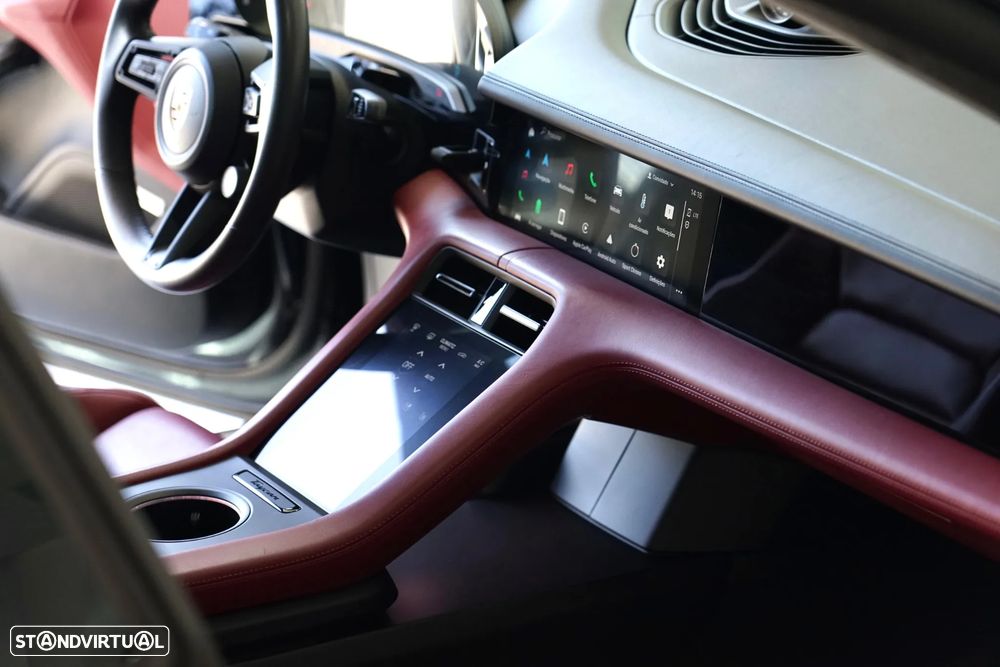 Porsche Taycan Turbo - 10