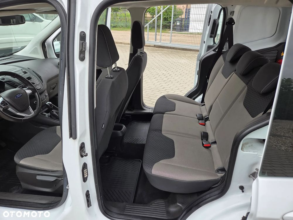 Ford Transit Courier - 18