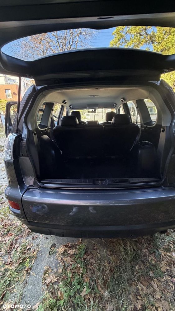 Mitsubishi Outlander - 10