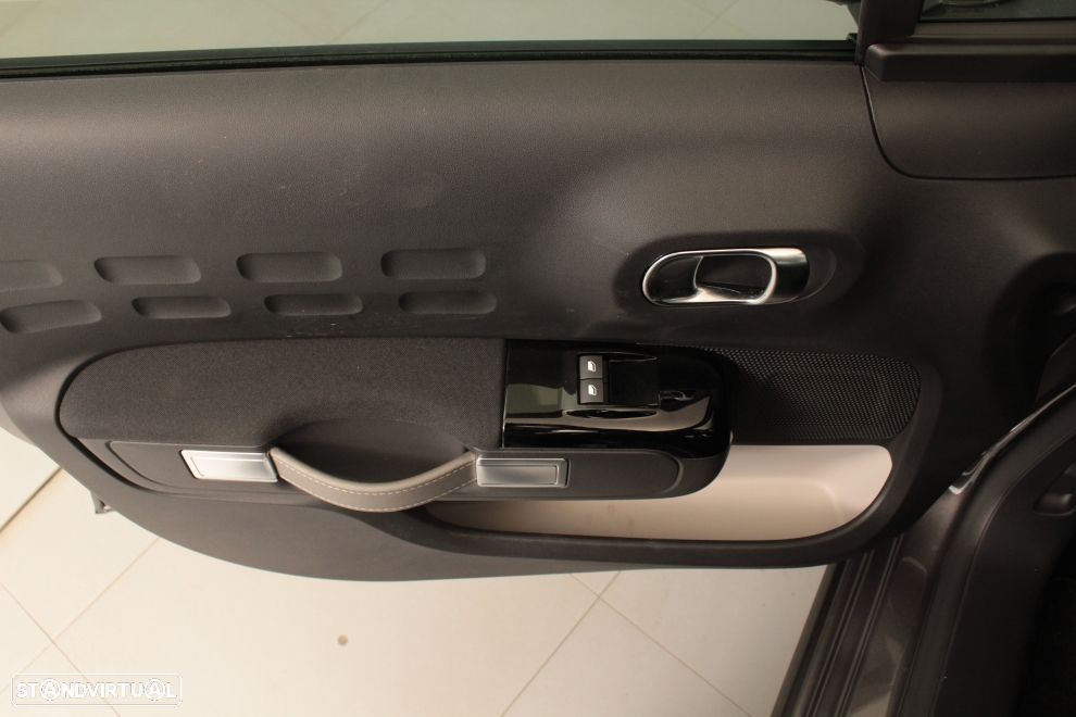Citroën C3 1.2 PureTech Shine - 33