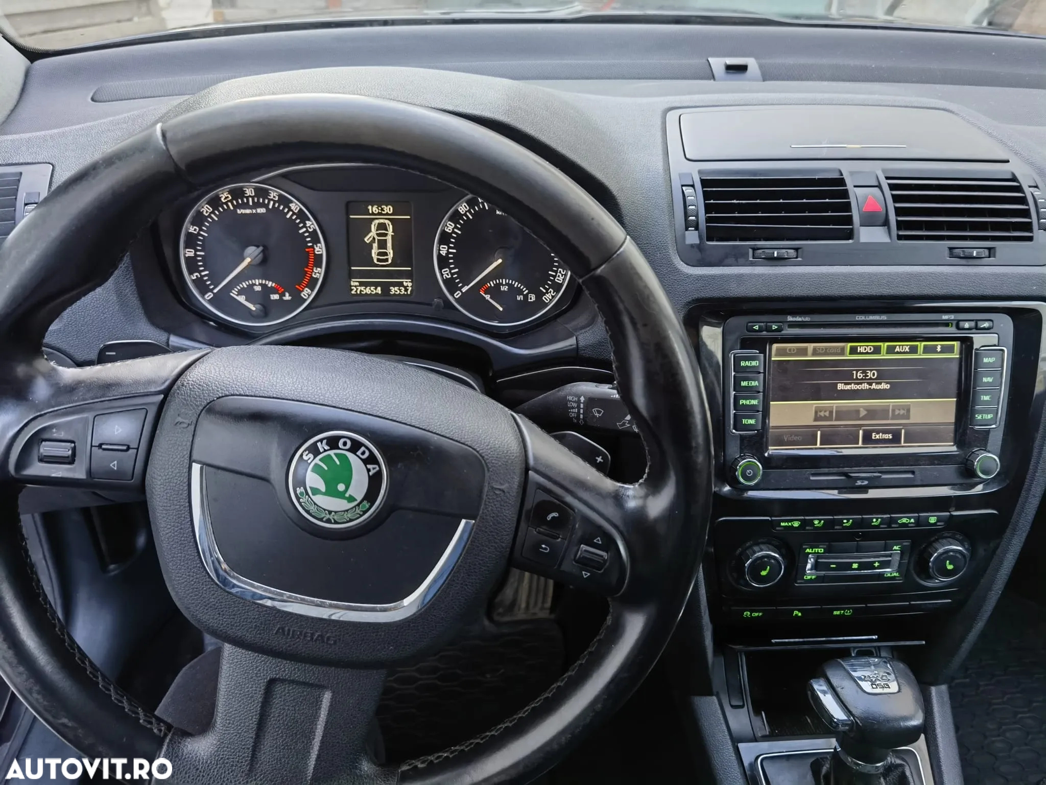 Skoda Octavia Combi 2.0 TDI Laurin Klement 4x4 DSG - 9