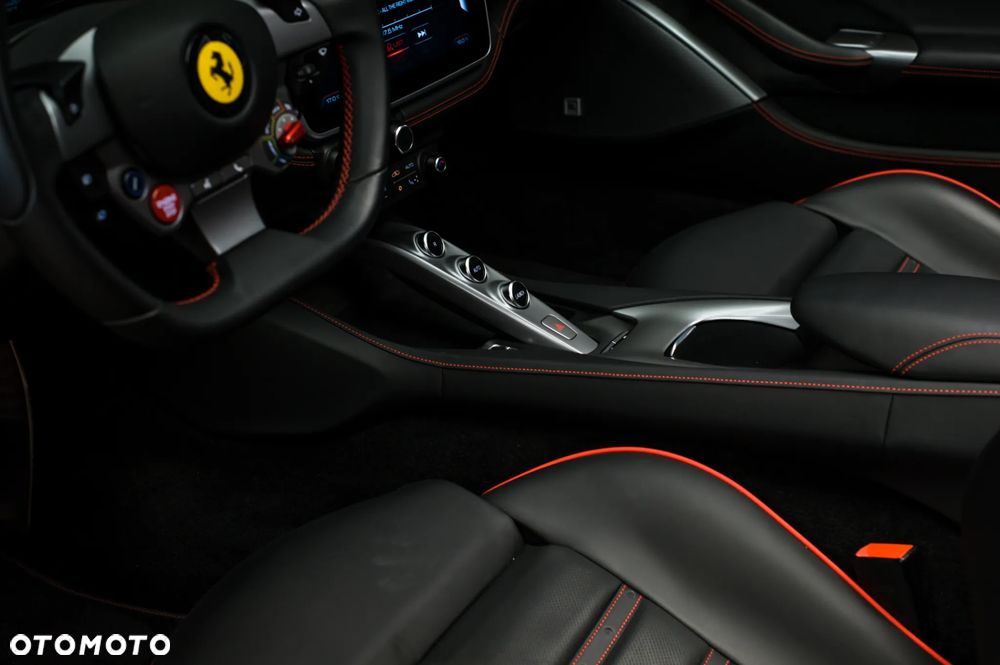 Ferrari Portofino M - 26