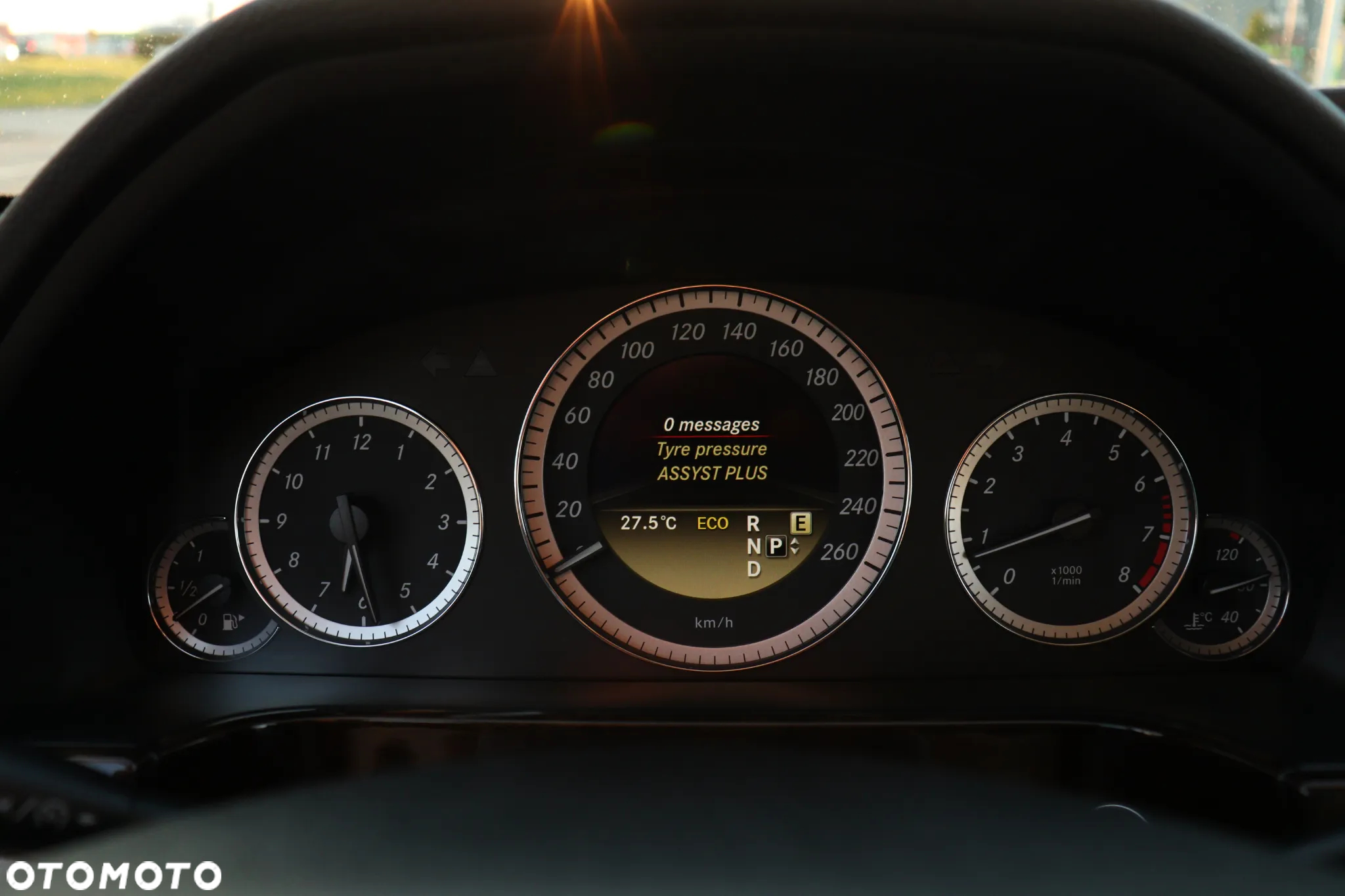 Mercedes-Benz Klasa E 200 CGI BlueEFFICIENCY 7G-TRONIC - 26