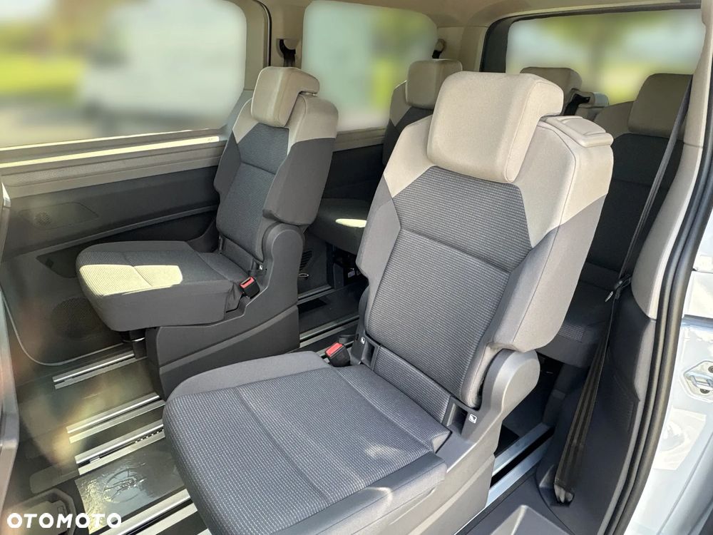 Volkswagen Multivan - 10