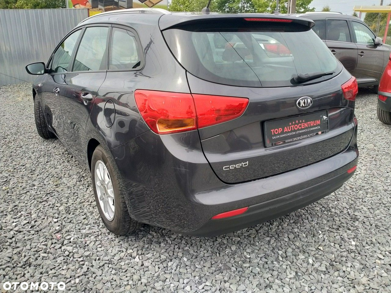 Kia Ceed - 4