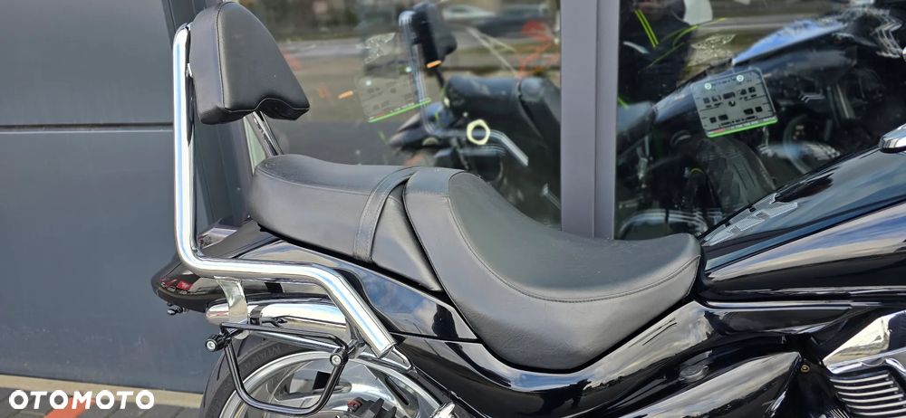 Suzuki Intruder - 14