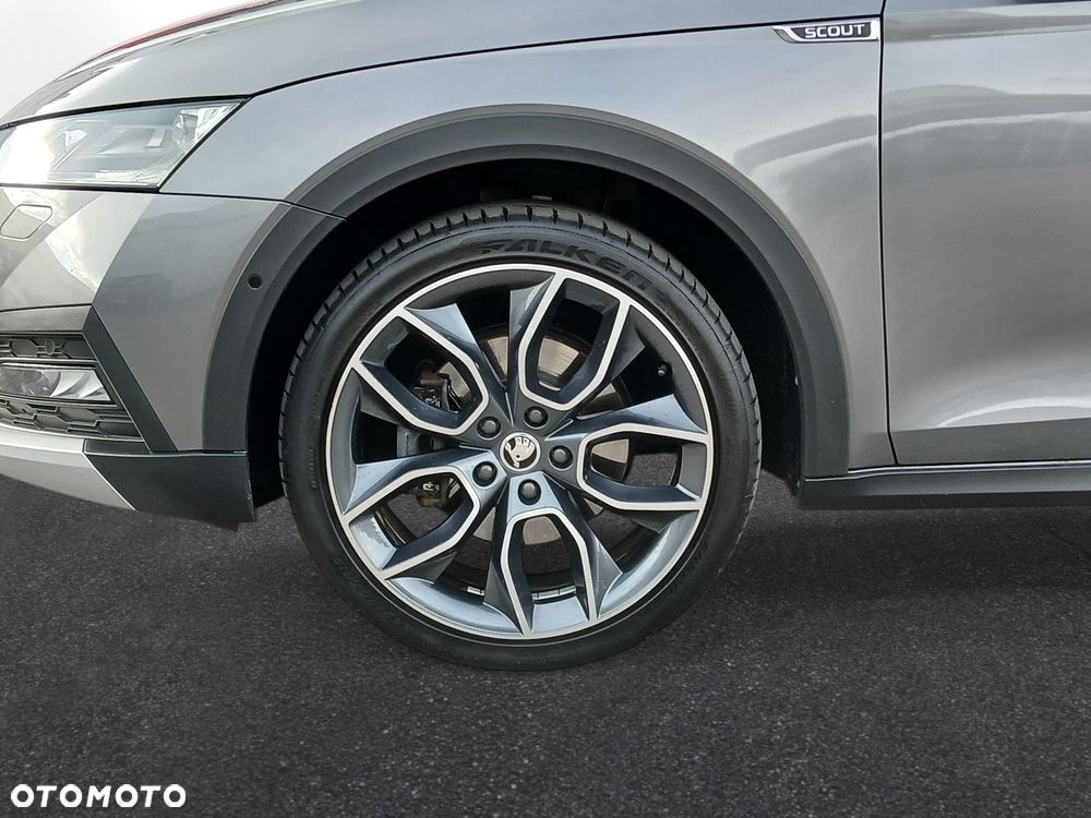 Skoda Octavia 2.0 TDI 4x4 Scout DSG - 12