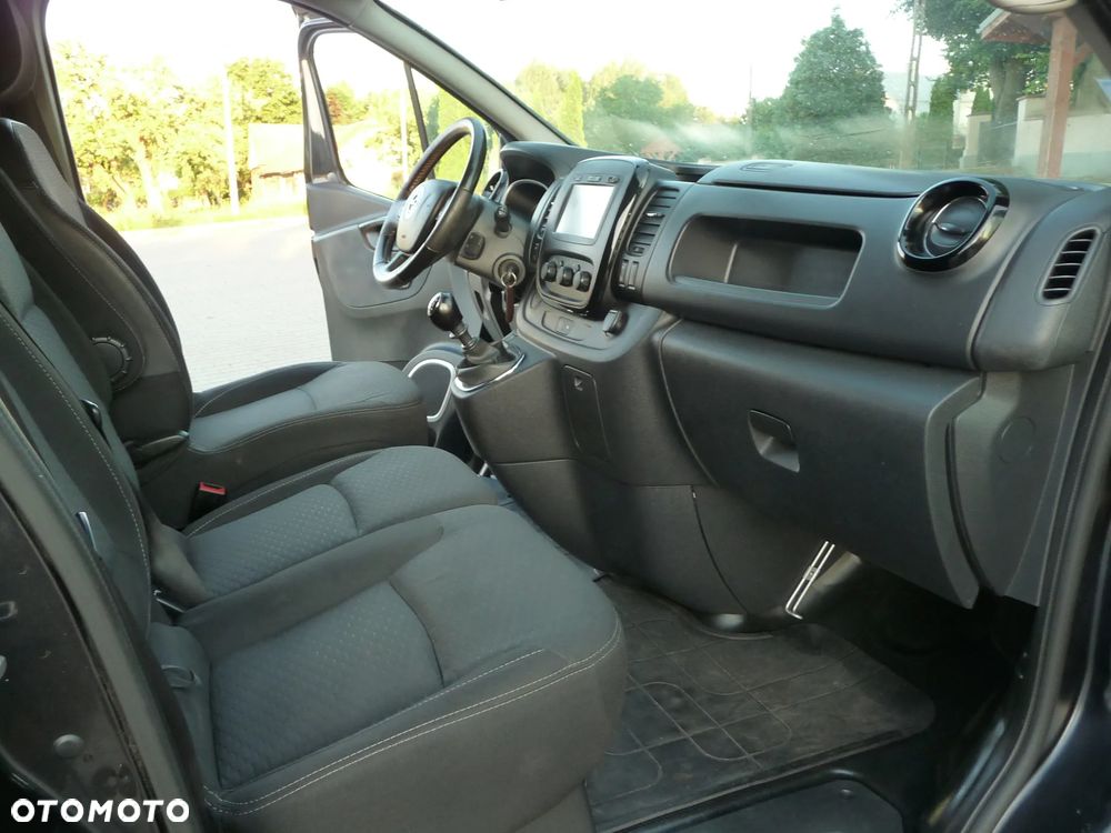 Opel Vivaro - 10