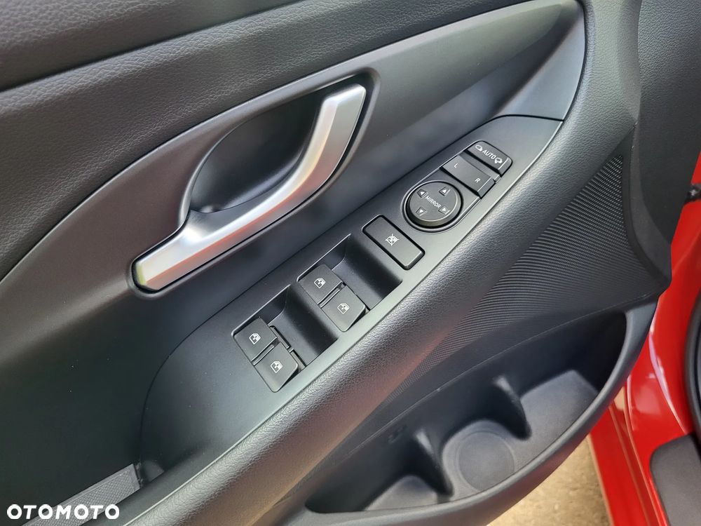 Hyundai i30 1.4 T-GDI DCT Premium - 28