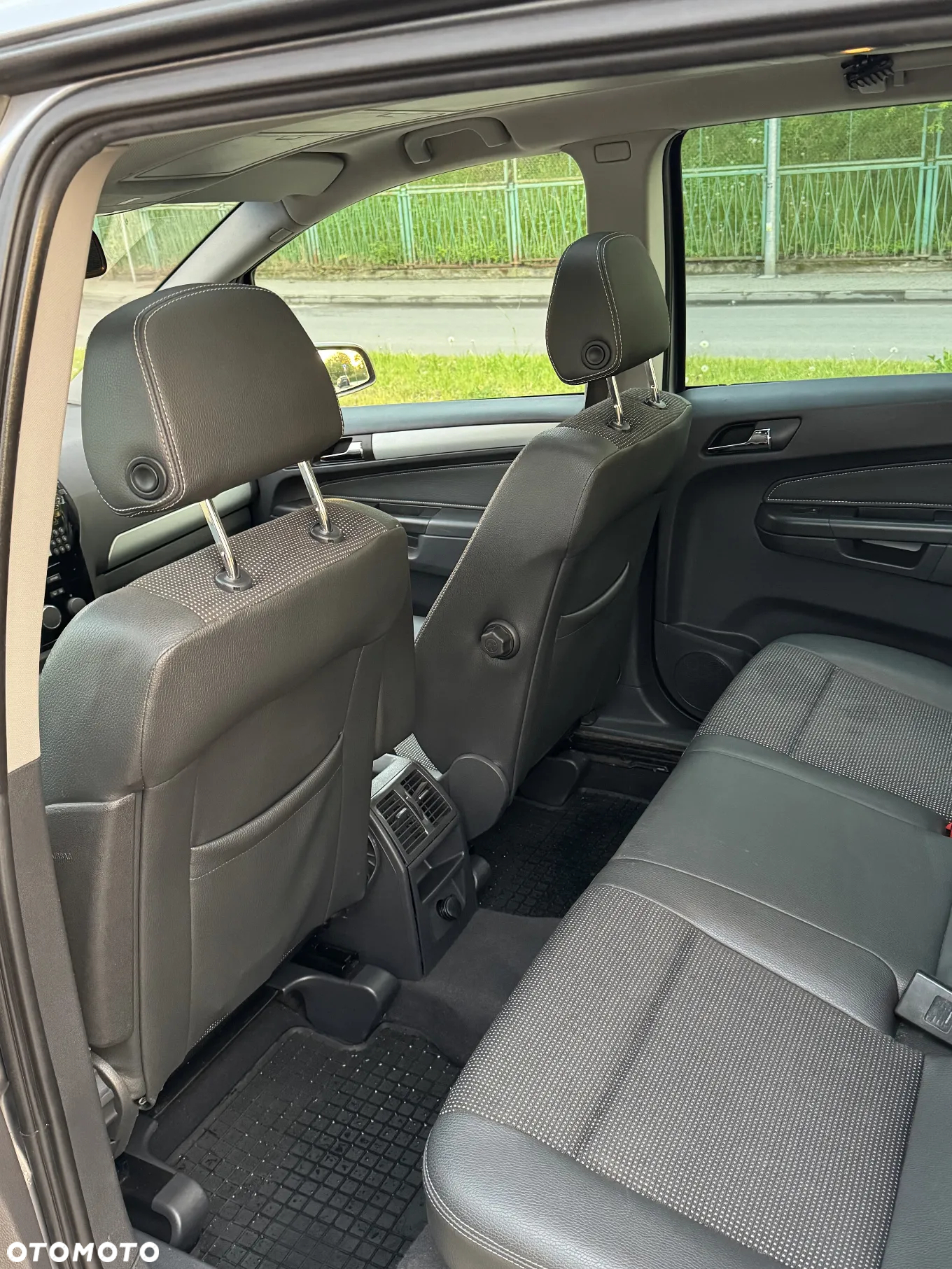 Opel Zafira - 11